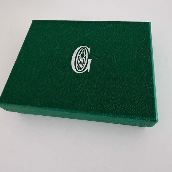 Goyard Matignon PM Gray Zip Wallet - Picture 4 of 12